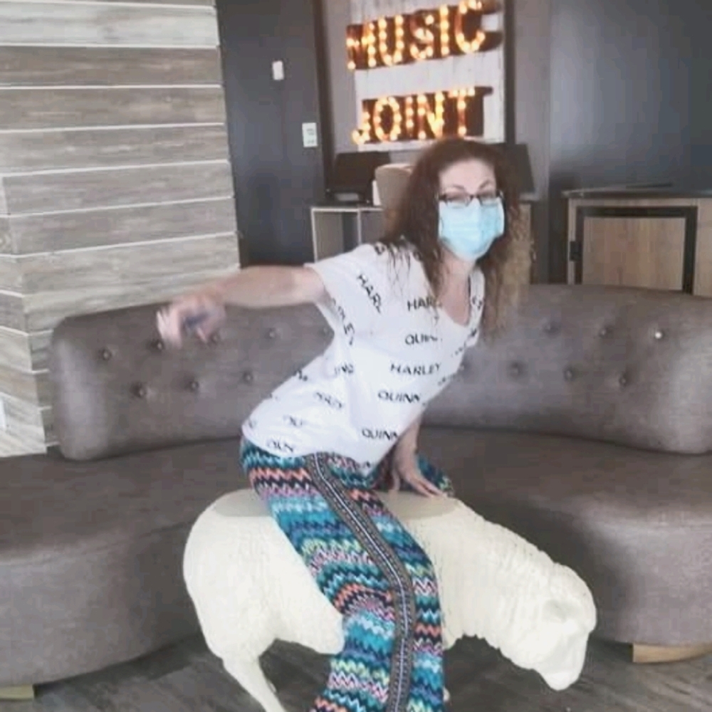 Meet your Posher, April